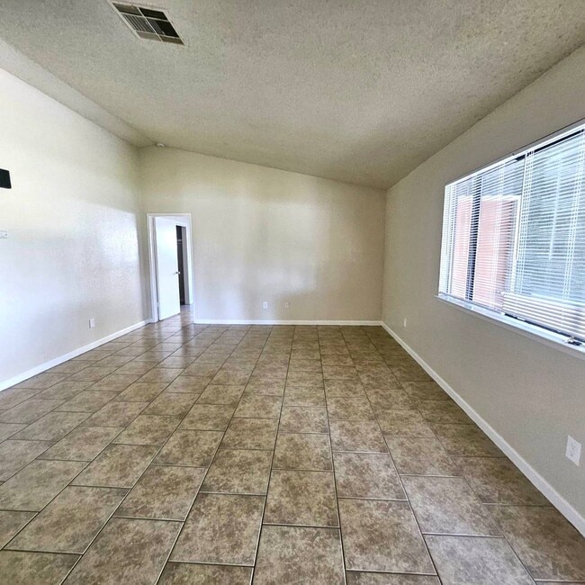 Building Photo - 2308 W Kanai Ave