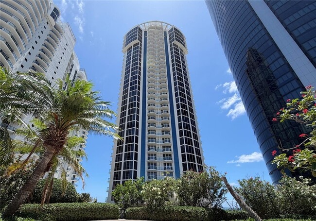 Building Photo - 18671 Collins Ave