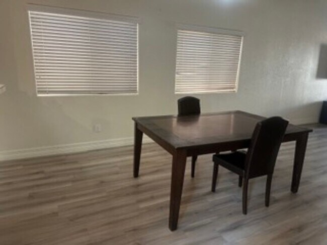 Building Photo - Perfectly Placed & Full of Space – 3 Bed i...