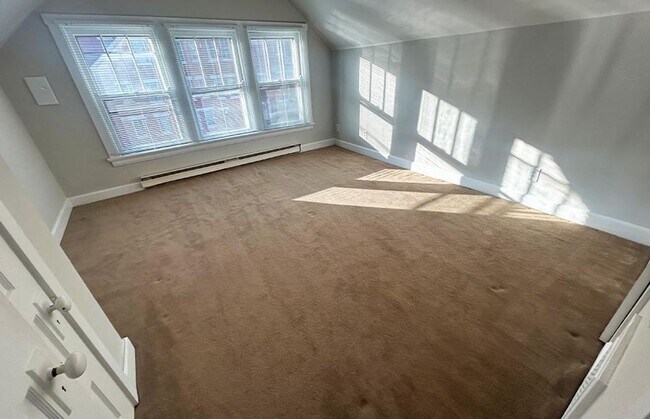 Building Photo - 3406 Ormond Ave