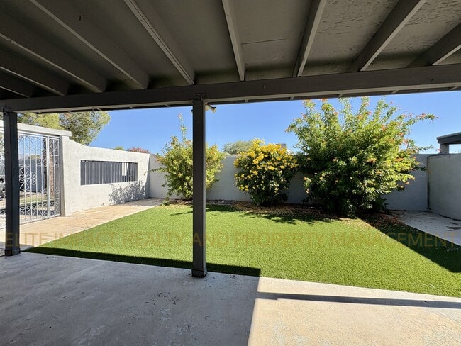 Building Photo - 7429 E 45th St