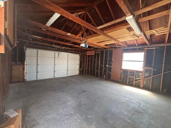 Building Photo - 3428 San Marino Ave