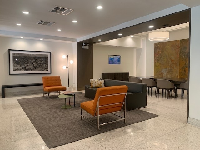 Building Photo - 165 N Canal St