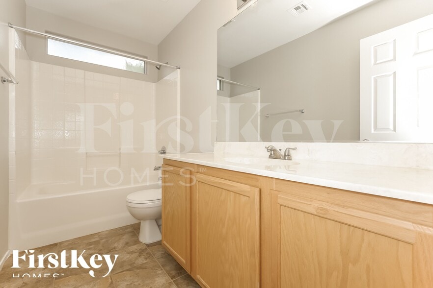 Building Photo - 1031 Dawn Valley Dr