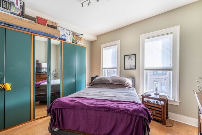 Building Photo - 1371 N High St