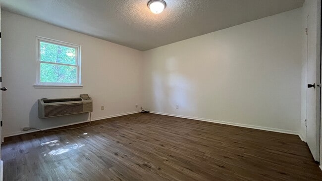 Building Photo - 1324 N Wentz St