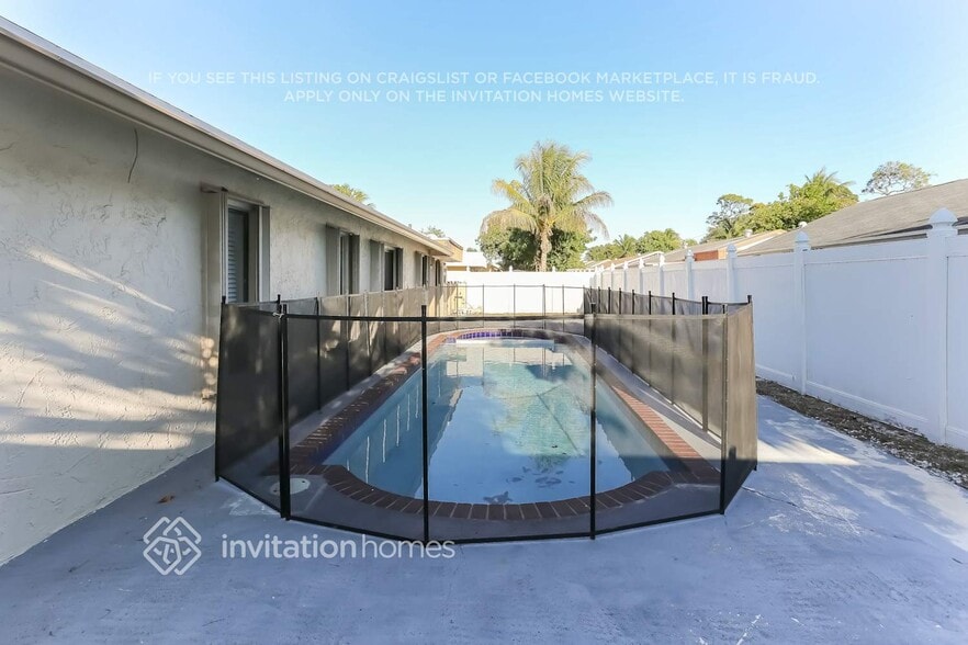 Building Photo - 6340 SW 7th St