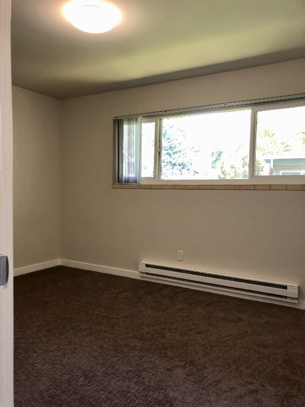 Building Photo - 3604 NE 73rd Pl