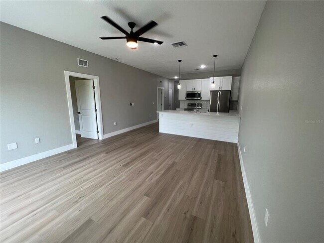 Building Photo - 12130 Henley Ave