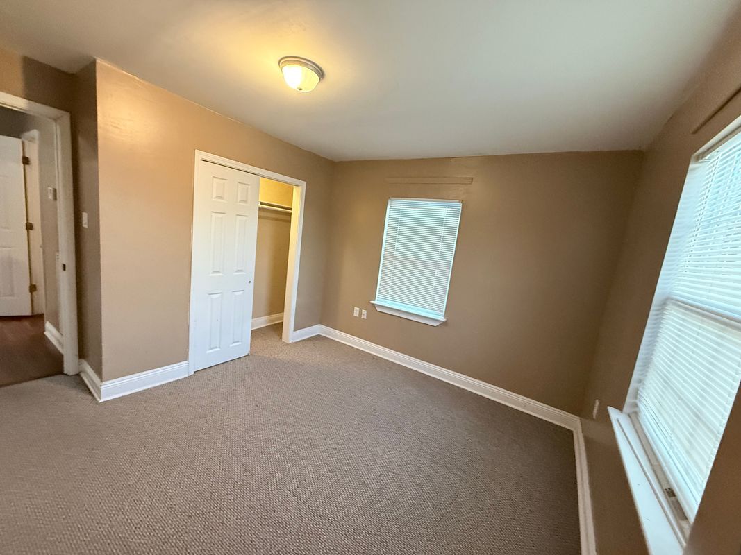 Building Photo - 2560 Madrid St