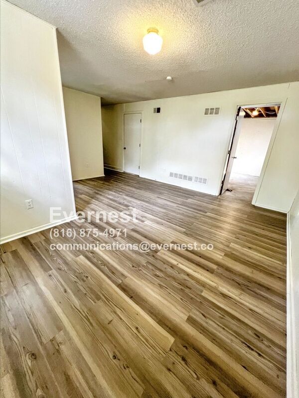 Building Photo - 11311 Bales Ave