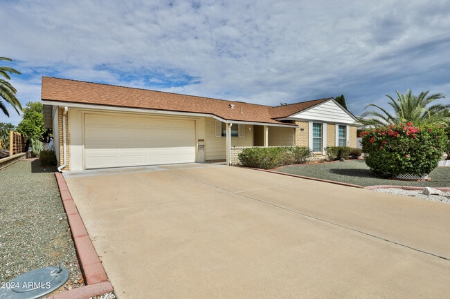 Building Photo - 9860 N 105th Ave