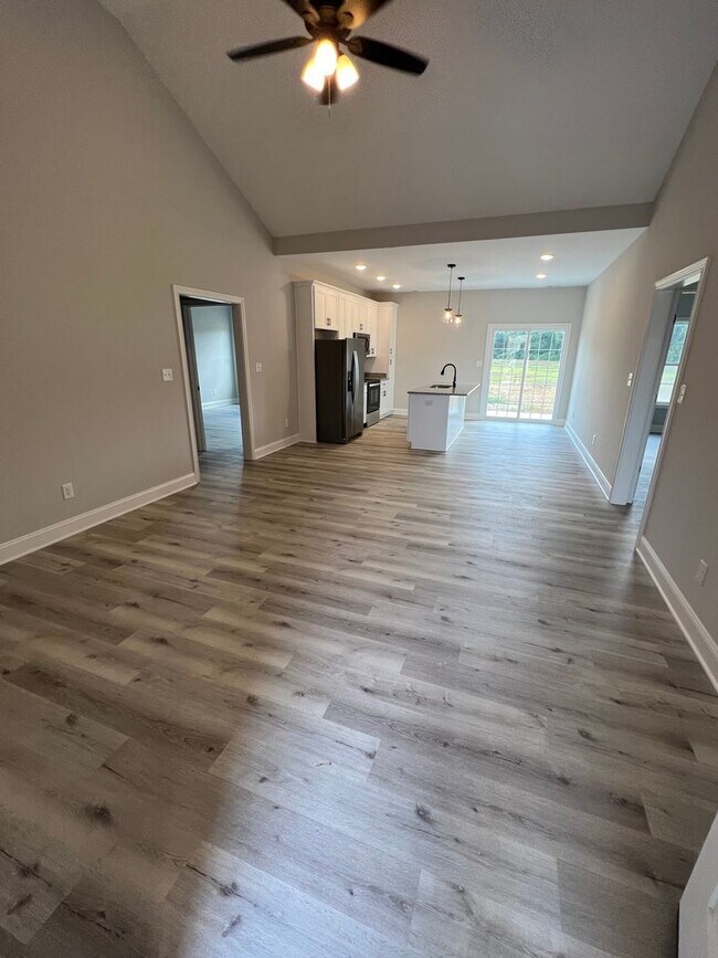 Building Photo - 1217 Shallowford St