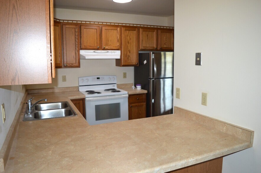Building Photo - 548 Seminole Way
