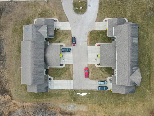 Building Photo - 400 Ramesh Ave, Fort Atkinson, WI 53538