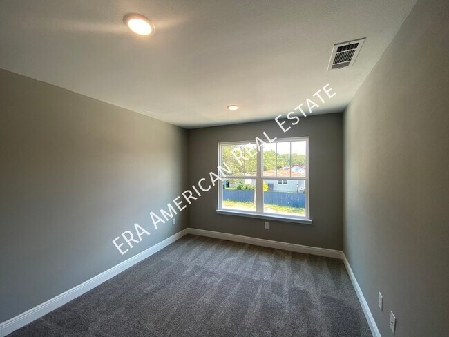 Building Photo - 953 Skylark Rd