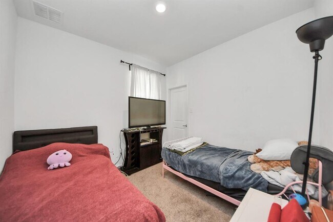Building Photo - 21630 Heather Elm Dr