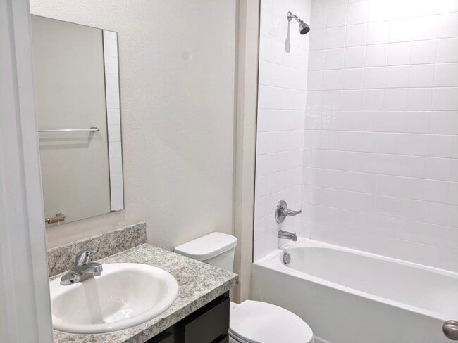 Building Photo - 604 Lychee Ln