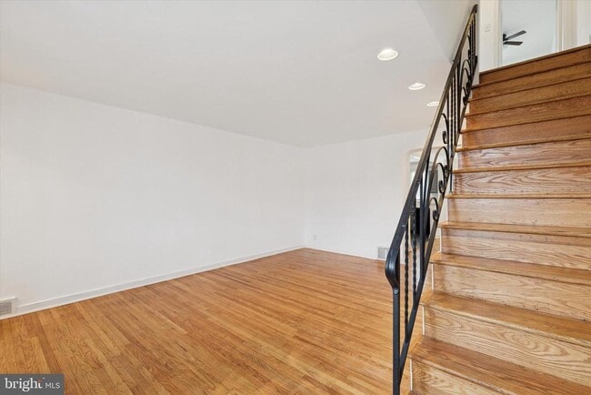 Building Photo - 8604 Bayard St