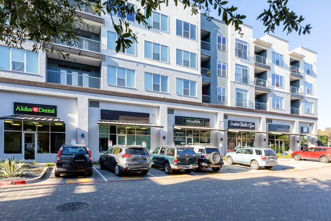 Building Photo - 1620 E Riverside Dr