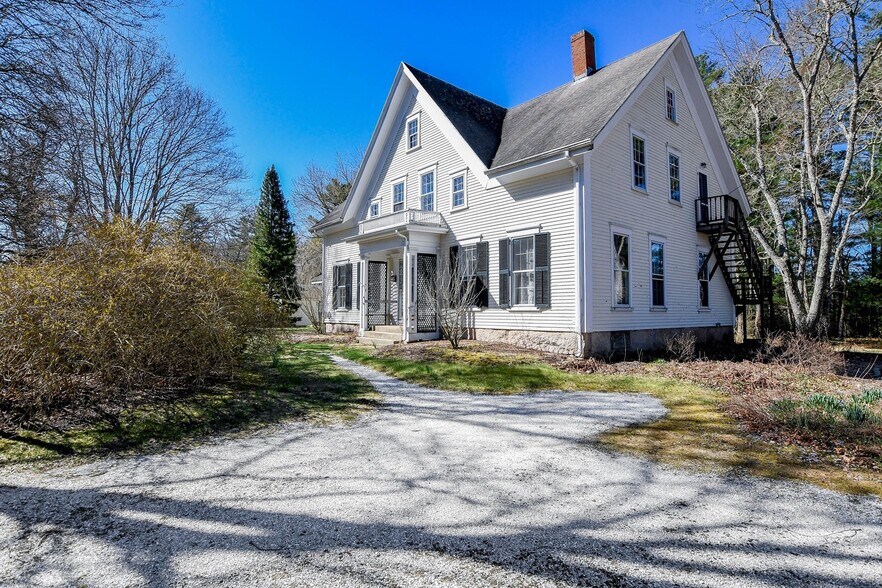 Primary Photo - 418 Front St