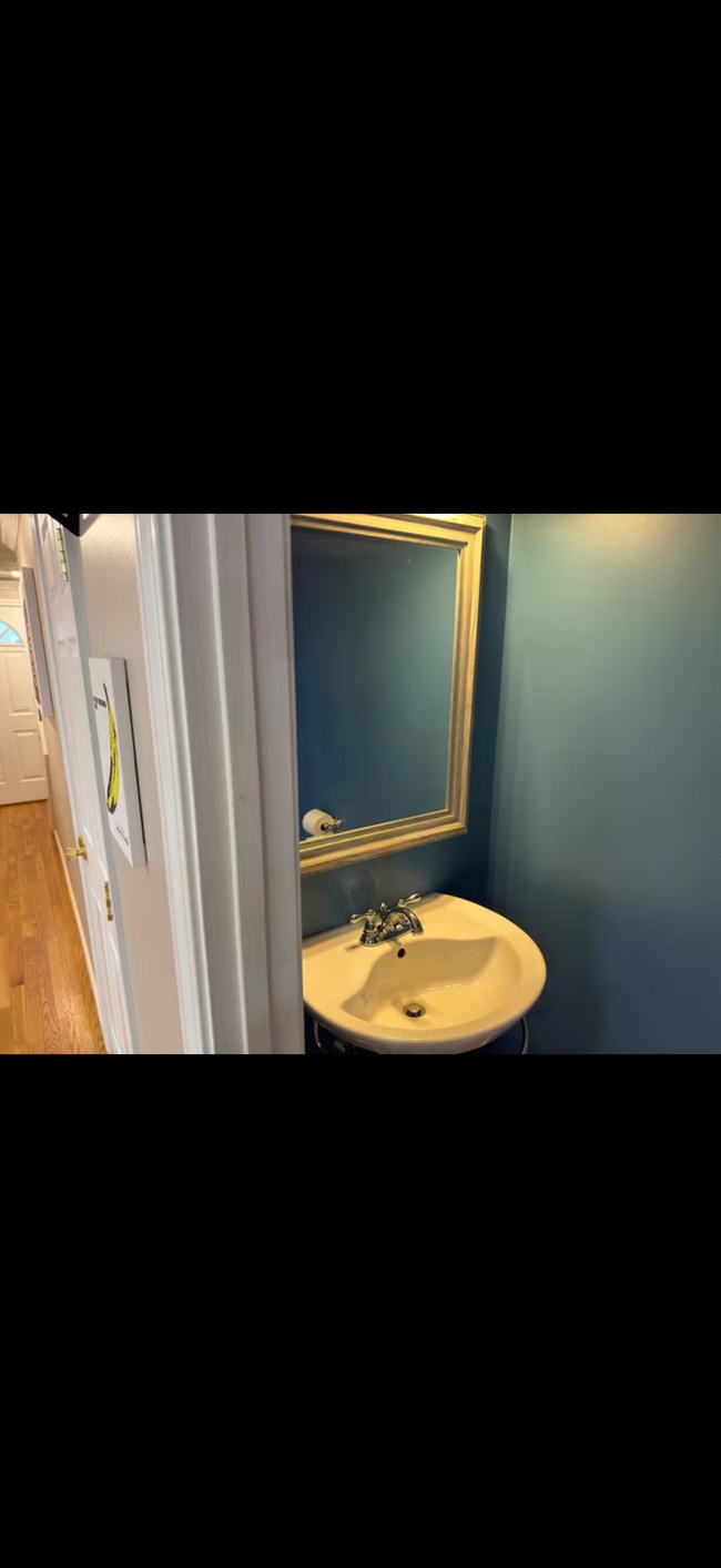 Building Photo - 63 Henry St