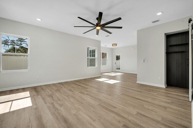 Building Photo - 2022 Trimble Rd