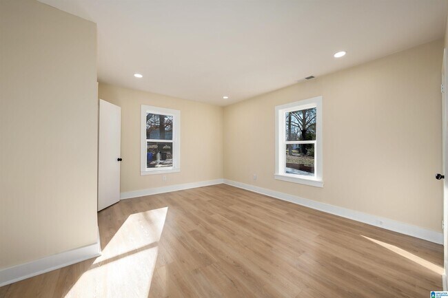 Building Photo - 4312 51st Ave N