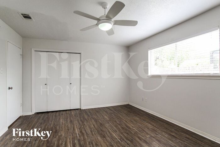 Building Photo - 7006 Falling Waters Dr