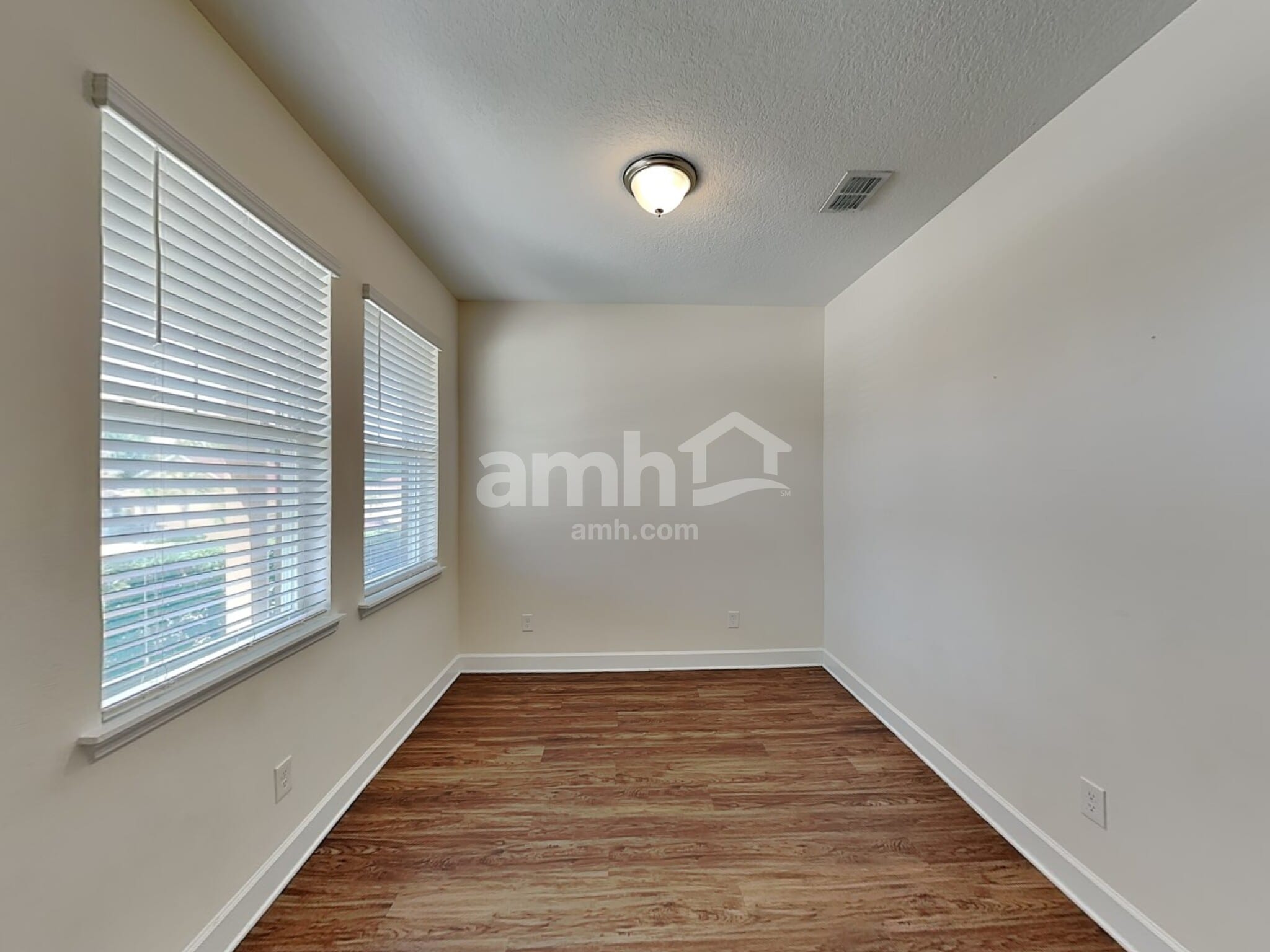 Building Photo - 302 Crestrun Loop