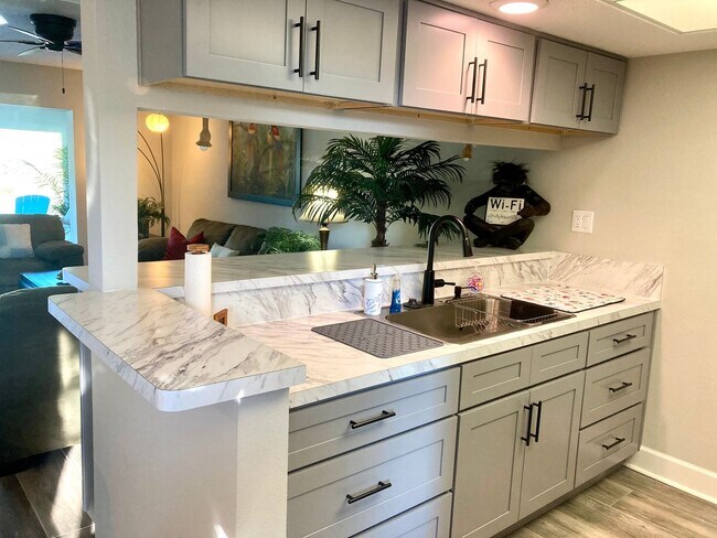 Building Photo - Completely remodeled waterfront condo!