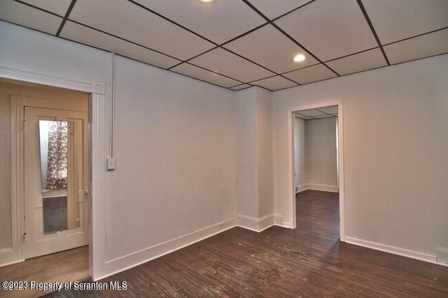 Building Photo - 1418 Capouse Ave