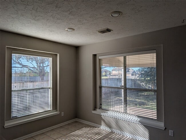 Building Photo - 17703 Towne Bridge Dr