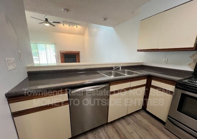 Building Photo - 501 Cypress Trace Dr