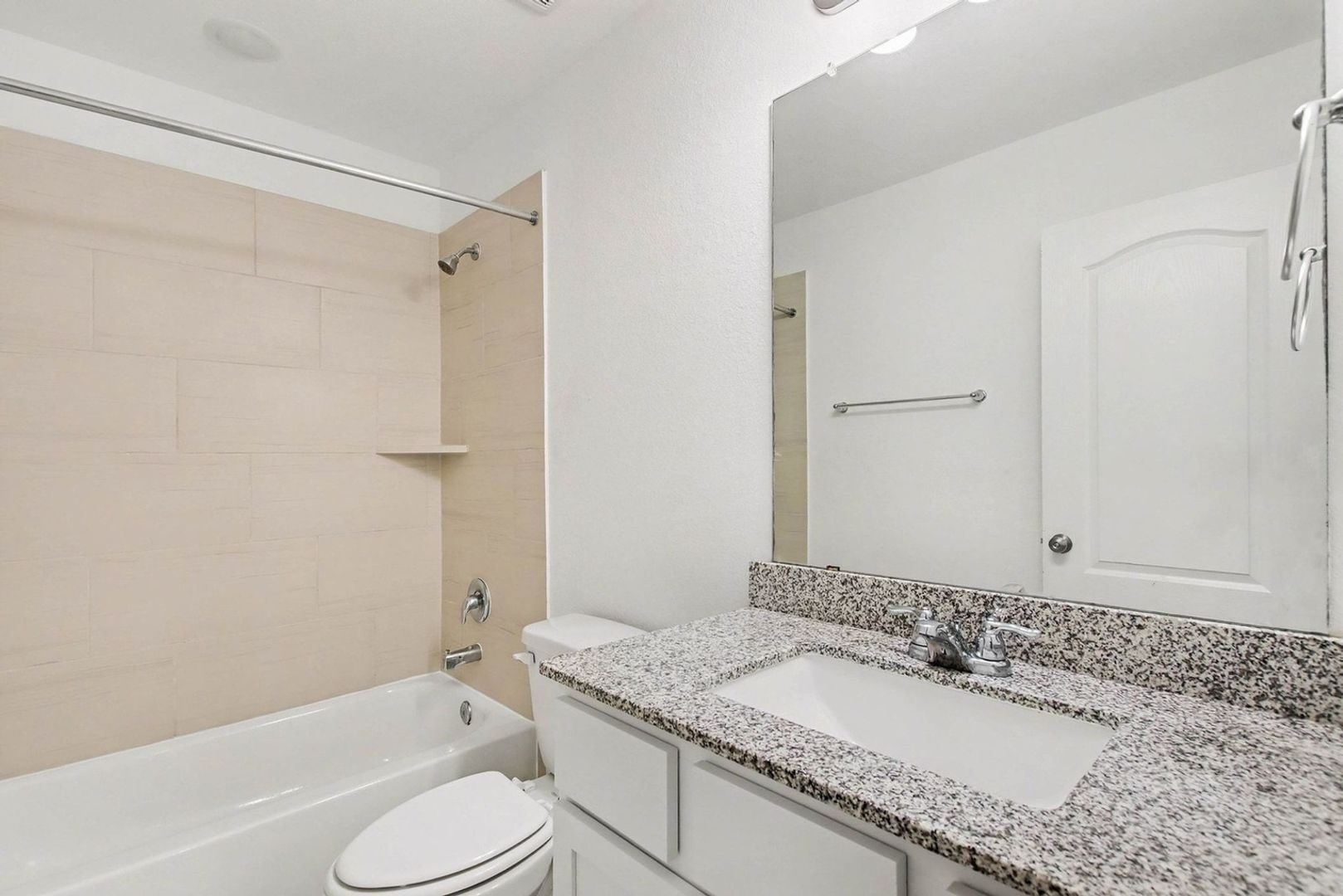 Building Photo - 8114 Royal Palm Ct