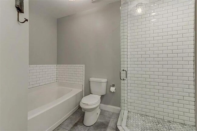 Building Photo - 375 Highland Ave NE