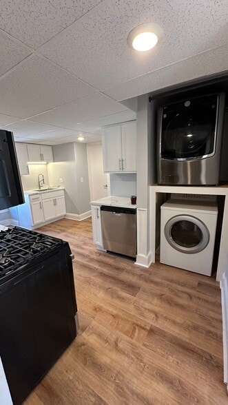 Kitchen - 59 Railroad Ave