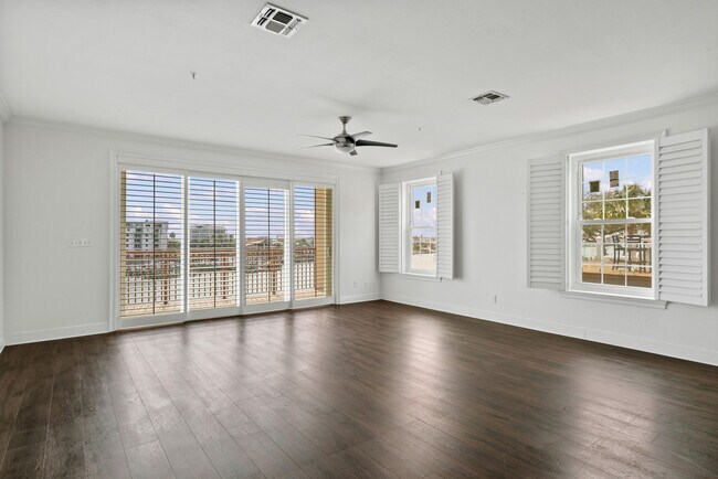 Building Photo - 724 Harbor Blvd