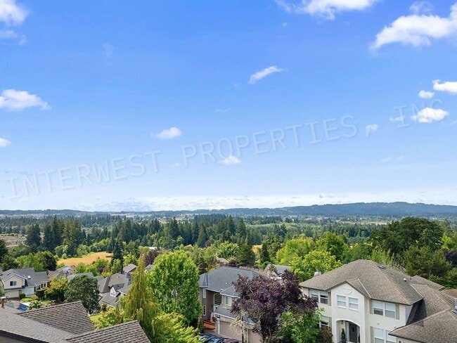 Building Photo - 4+ Bedroom Tigard Home With a Beautiful Vi...