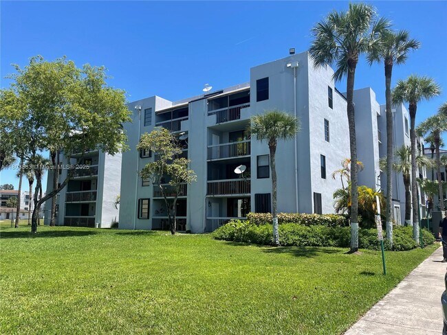 Building Photo - 12209 SW 14th Ln