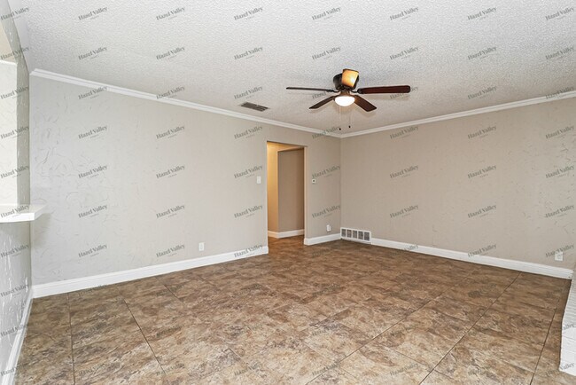 Building Photo - 6929 Mccoy Dr