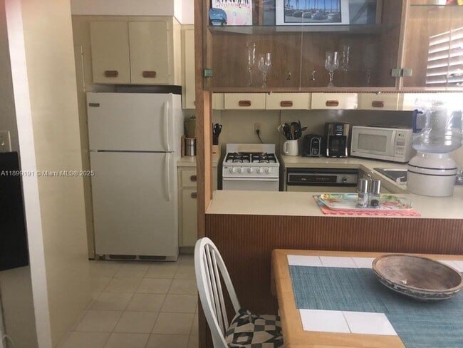 Building Photo - 1500 S Surf Rd