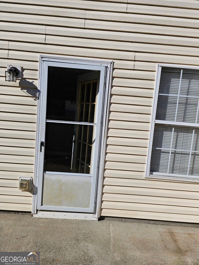 Building Photo - 1529 Sydney Pond Cir NW