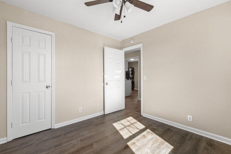 bedroom - 335 Grace St