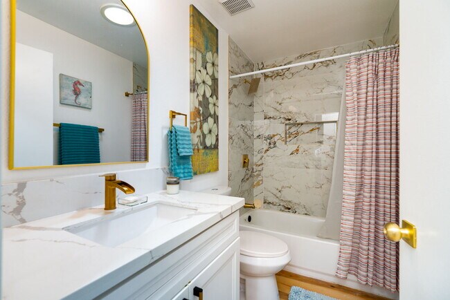 Building Photo - 1025 Plover Way