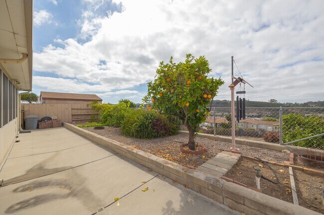 Building Photo - Quaint and Quiet 2-Bedroom 55+ Home with G...