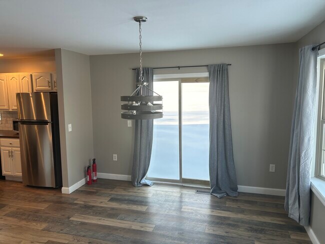 Building Photo - 320 Mt Vernon Rd