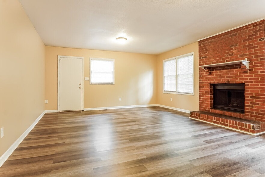 Building Photo - 1401 Cherry Ave
