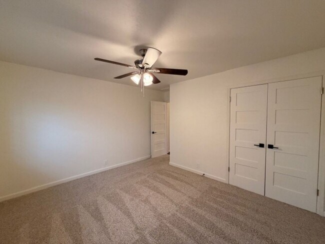 Building Photo - Rollingwood Neighborhood