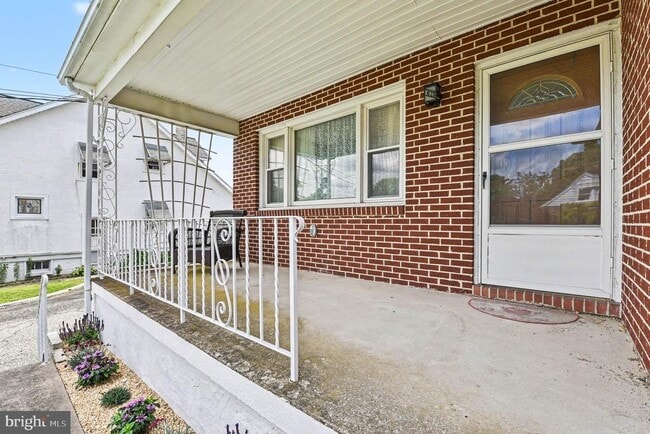 Building Photo - 4125 Cliffvale Rd